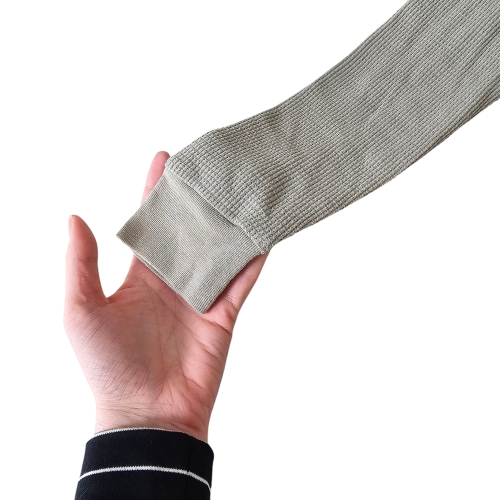 TNA Gray Ribbed Crop Top - Picture 2 of 8
